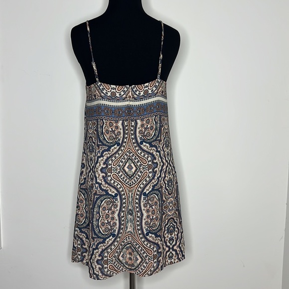 BCBGMAXAZRIA Blue & Pink Paisley Draped Front Romper XS - Picture 9 of 11